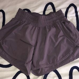 LULULEMON TRACKER SHORTS V